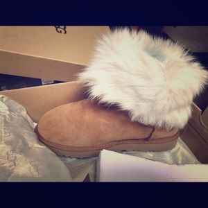 Ugg Valentina Genuine Shearling Cuff Boot